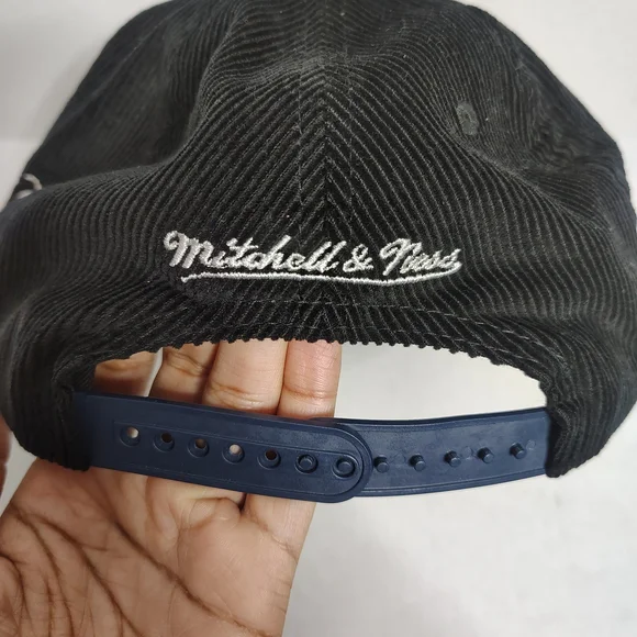 New York Yankees Corduroy Throwback Mitchell And Ness Black Snapback Hat OSFA